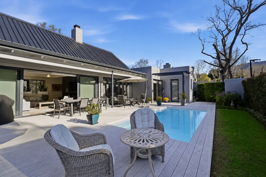 4 Bedroom Property for Sale in Constantia Western Cape
